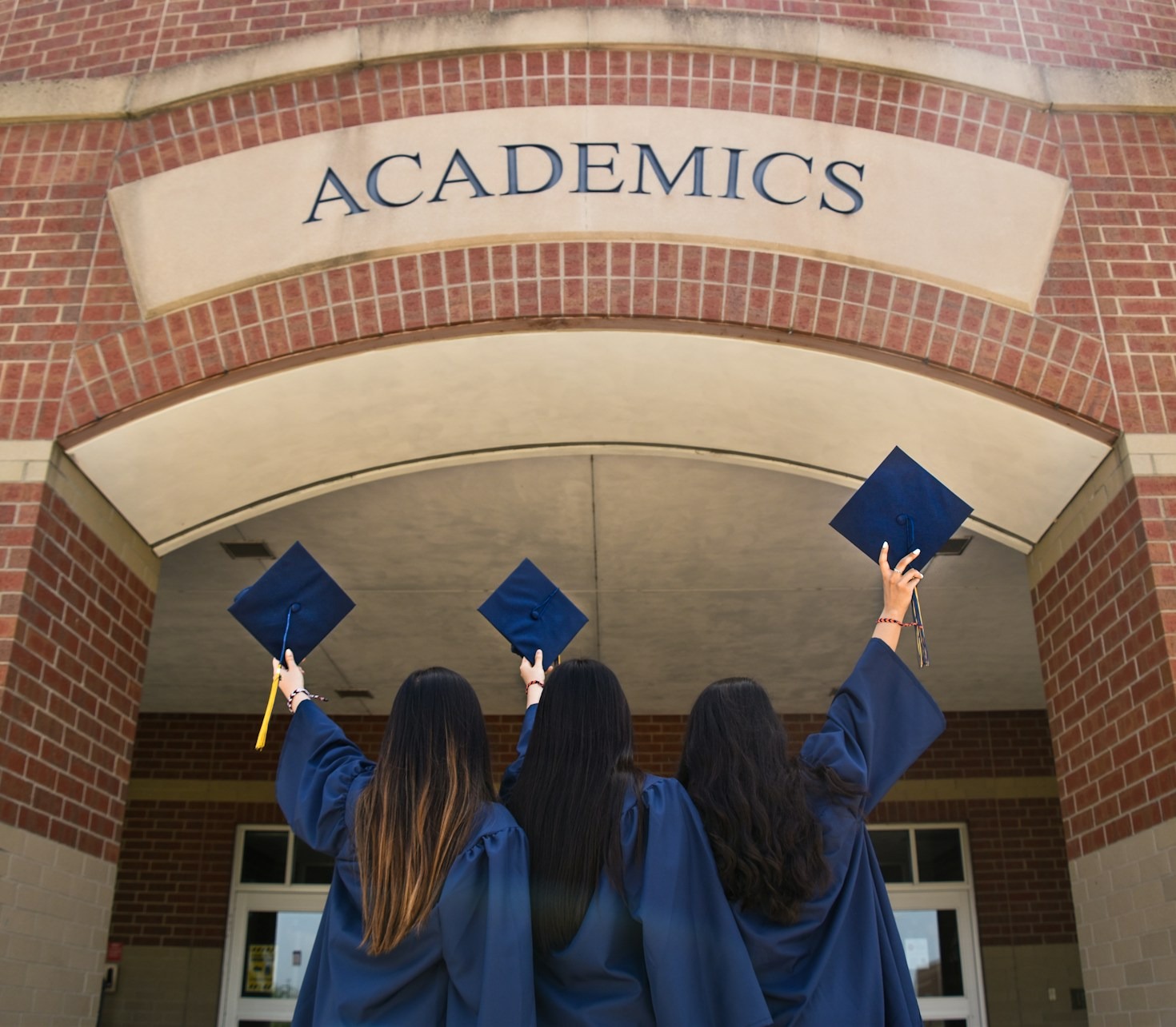 Top Tips for Choosing the Right University Abroad